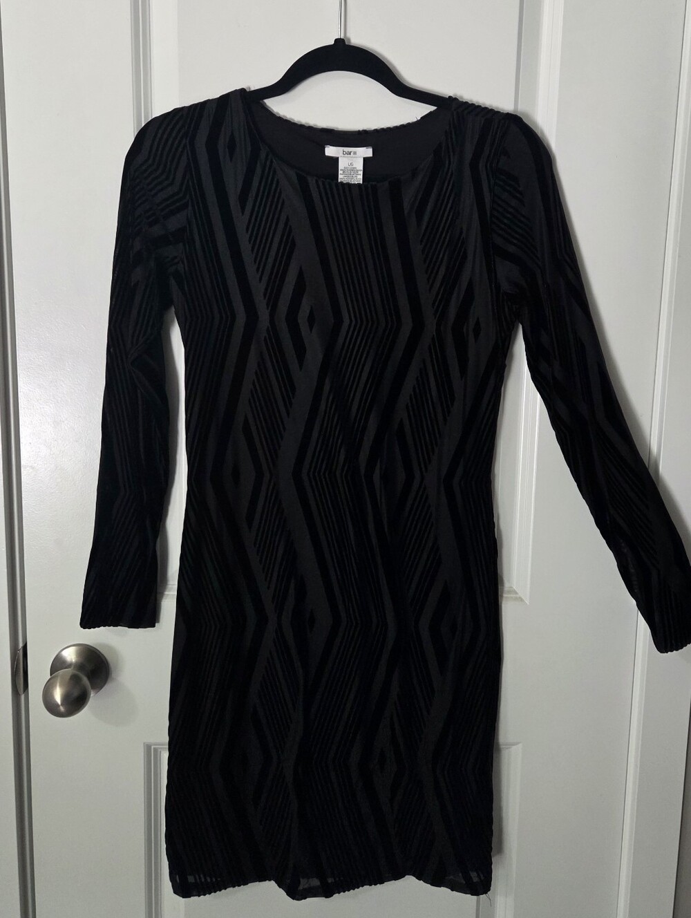 Black Long-Sleeve Geometric Pattern Dress